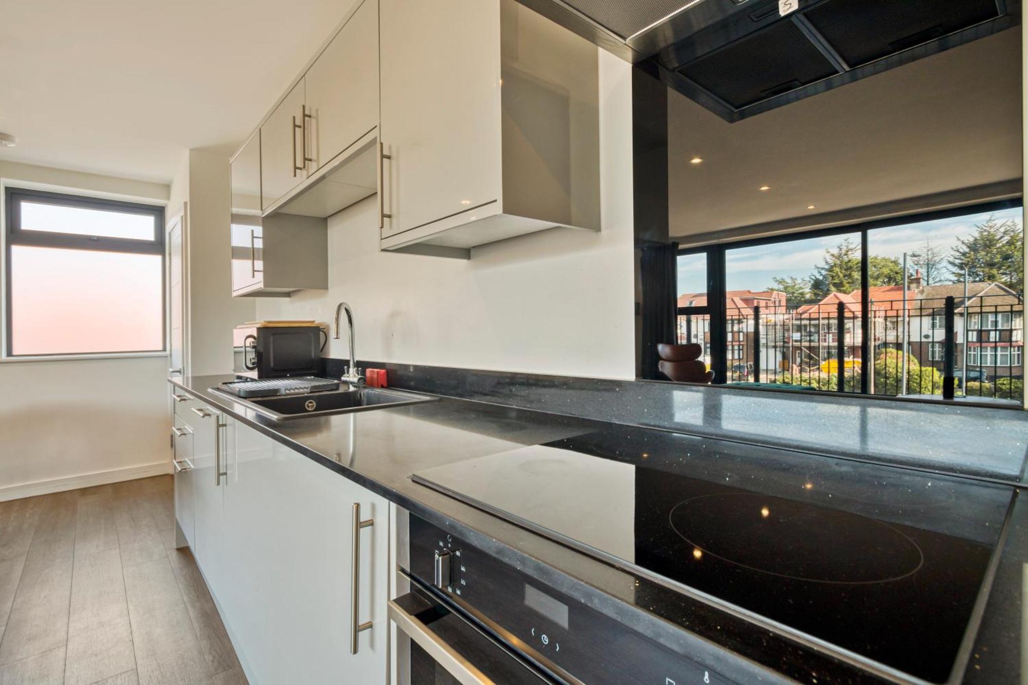 Апартаменты Modern Penthouse In Wembley Лондон Экстерьер фото