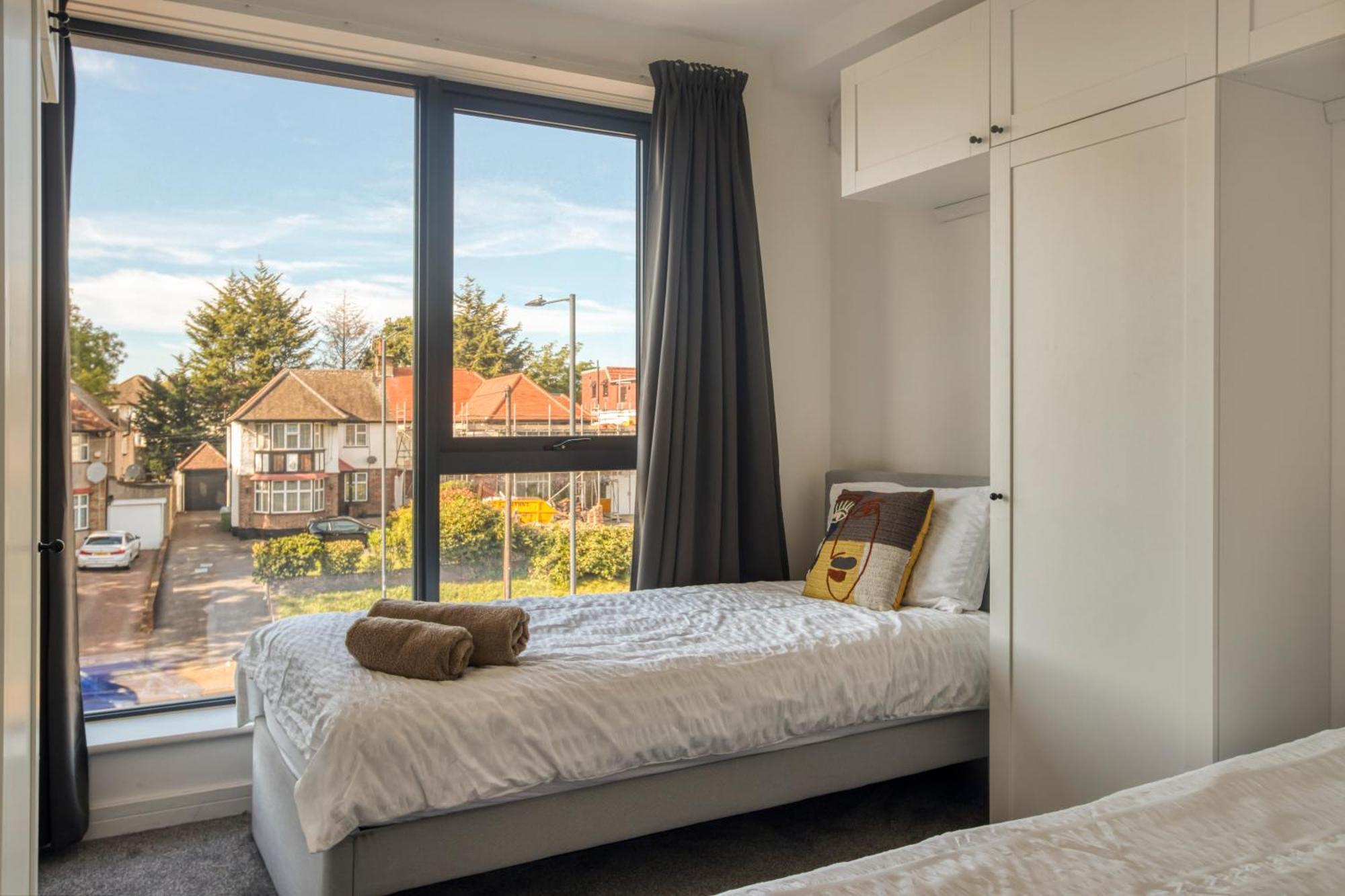 Апартаменты Modern Penthouse In Wembley Лондон Экстерьер фото