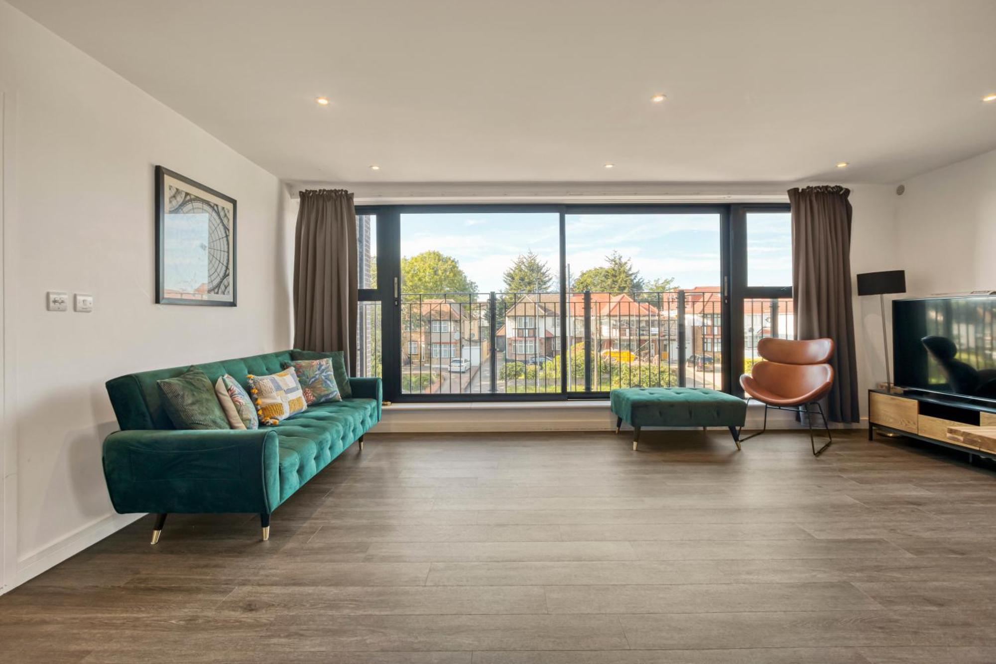 Апартаменты Modern Penthouse In Wembley Лондон Экстерьер фото
