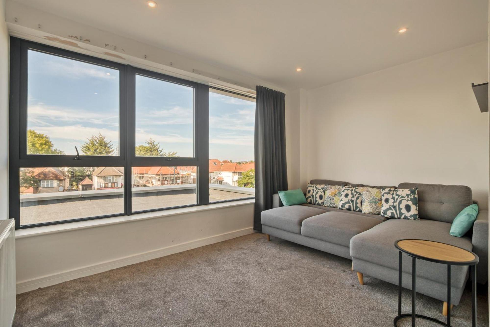 Апартаменты Modern Penthouse In Wembley Лондон Экстерьер фото